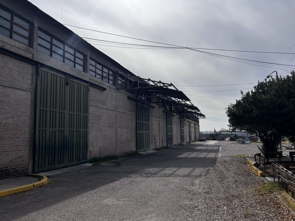 Exterior de las entradas de los galpones